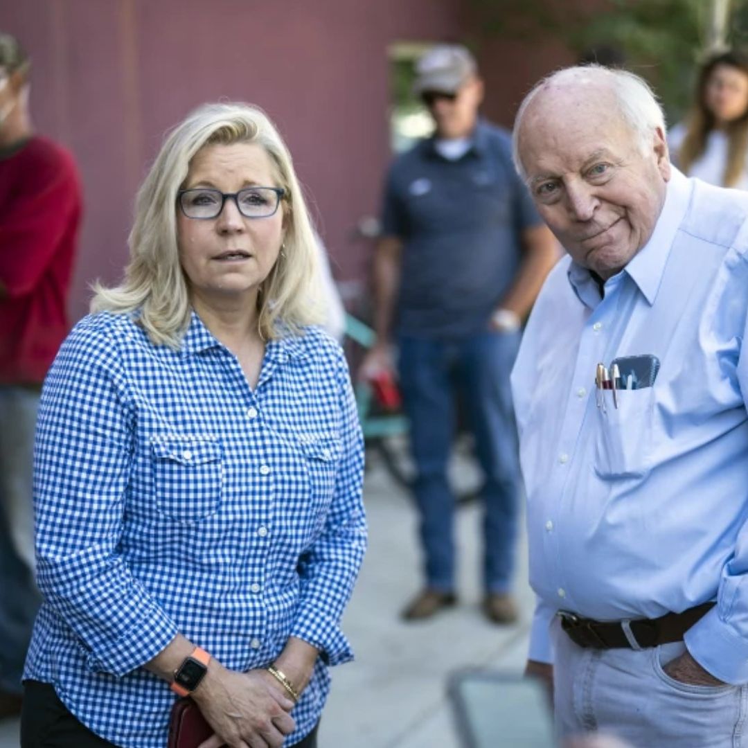 Liz Cheney, con su padre, el exvicepresidente Dick Cheney. Foto: AP