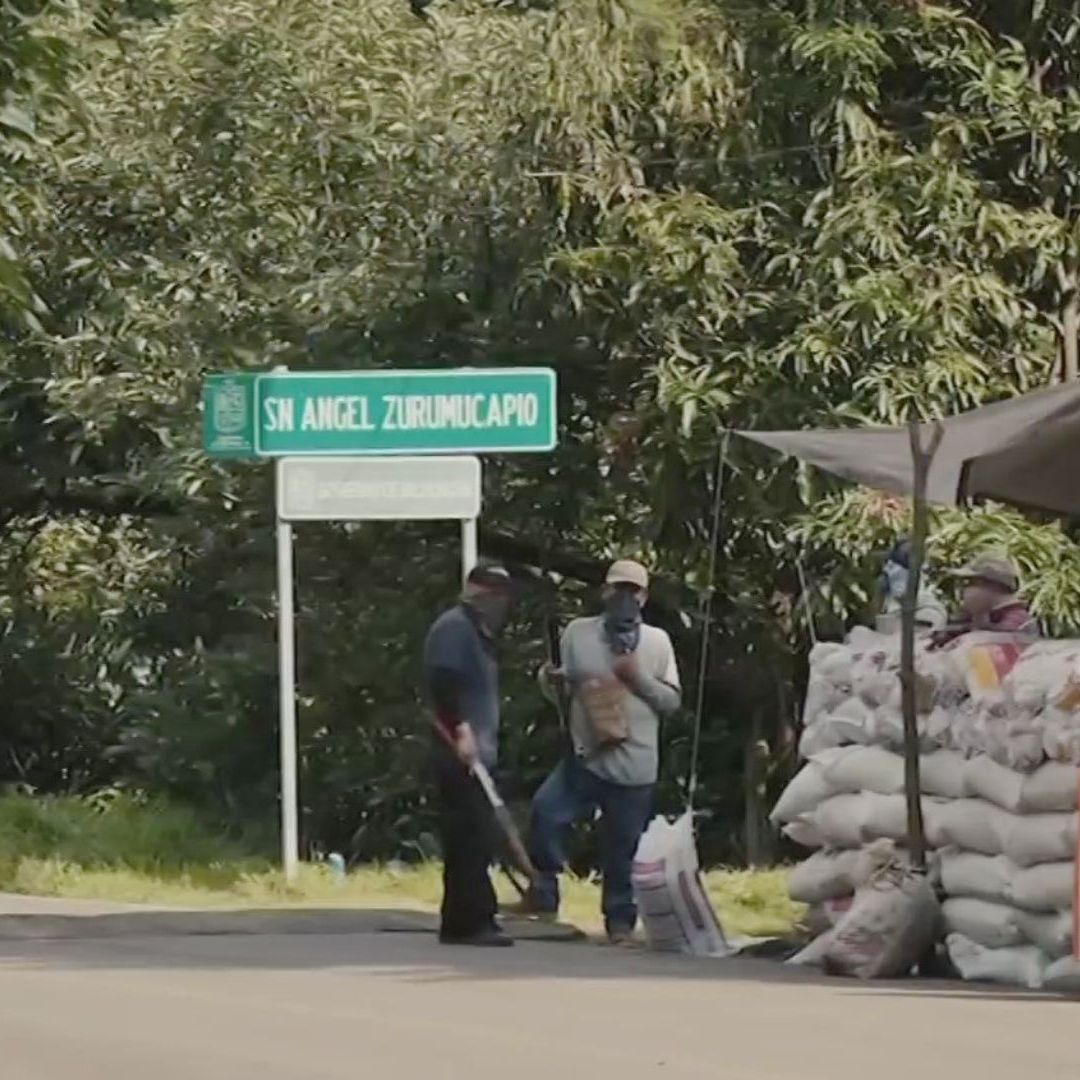 Comunidad en Michoacán Se Levanta en Armas Hartos de Extorsiones y Secuestros
