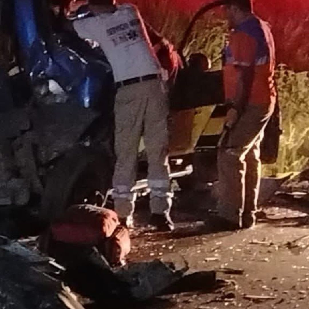 El accidente dejó a 5 fallecidos, del conductor responsable se desconoce su situación. Foto: Nmás Bajío