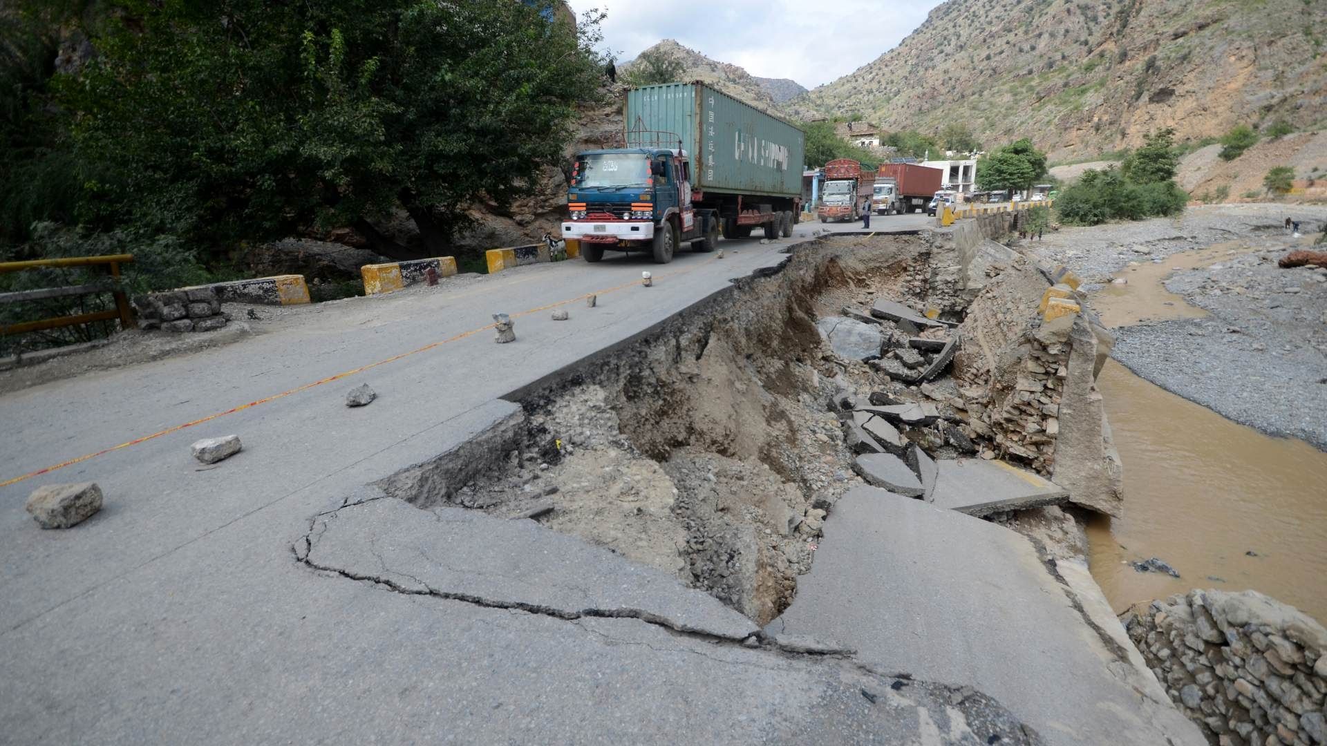 Las autoridades locales continúan evaluando los daños y el número definitivo de víctimas.