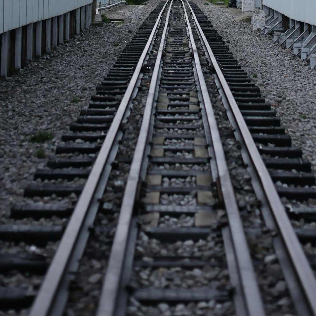 Migrante Africana Cae de Tren en Empalme y Pierde Extremidad