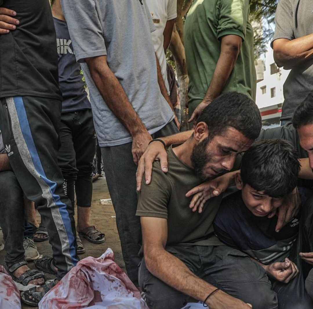 Desde el inicio de la ofensiva israelí tras los ataques de Hamás del 7 de octubre de 2023, más de 63,000 gazatíes han muerto y 159,000 han resultado heridos, según autoridades locales