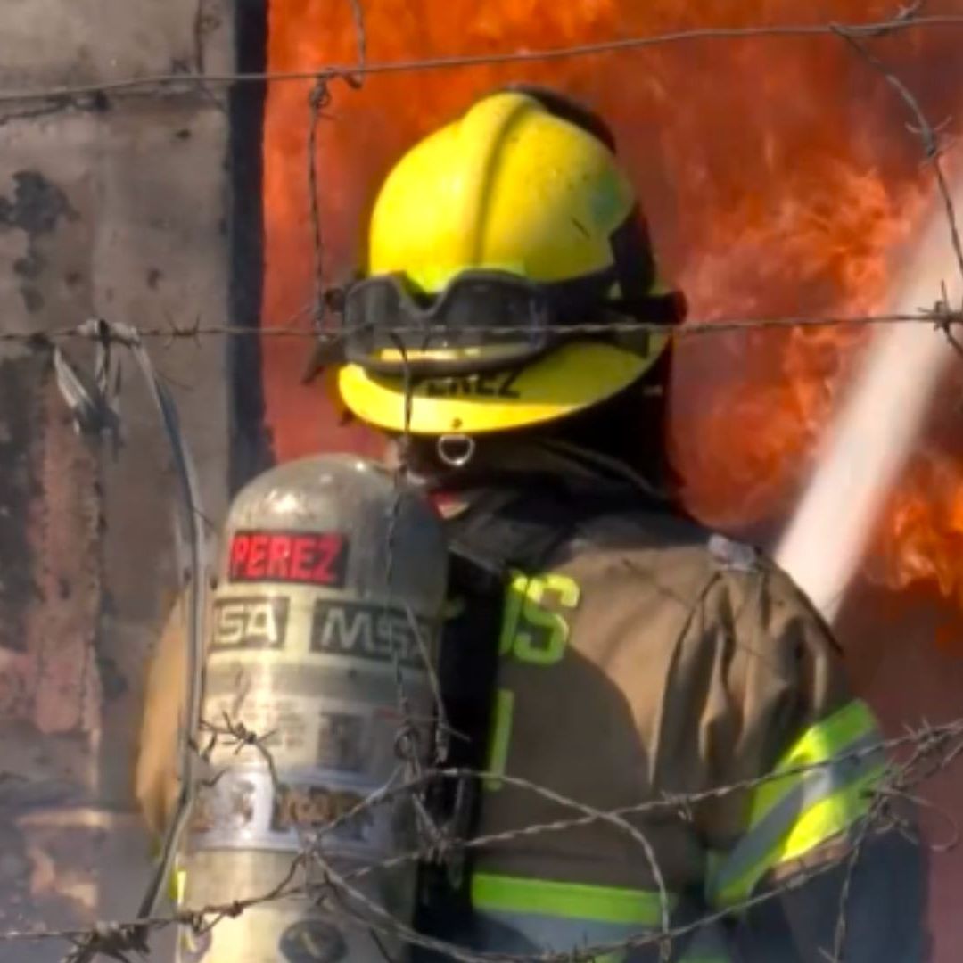 Mujer Pierde la Vida en Voraz Incendio de Vivienda en Tijuana
