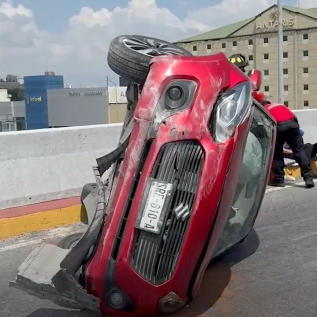 Volcadura en avenida Constitución