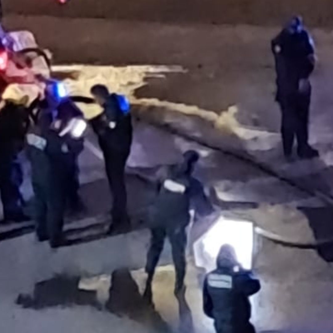 Abandonan Restos Humanos Dentro de Auto en Llamas Frente al Complejo de Seguridad en Puebla