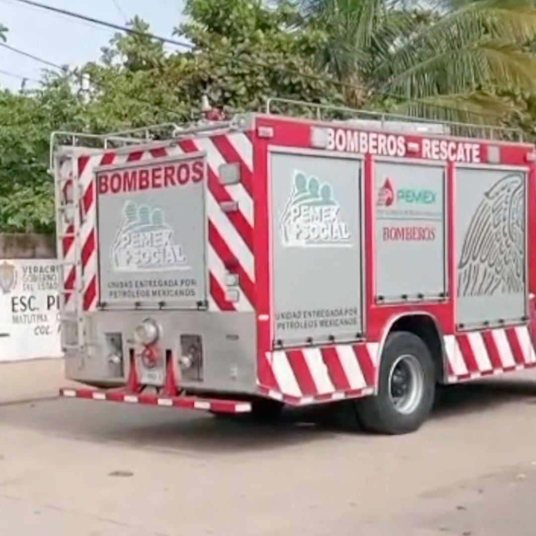 Este lunes en Coatzacoalcos una fuga de amoniaco obligó a la evacuación y suspensión de clases la escuela primaria 20 de noviembre y la telesecundaria Gabriel García Márquez.