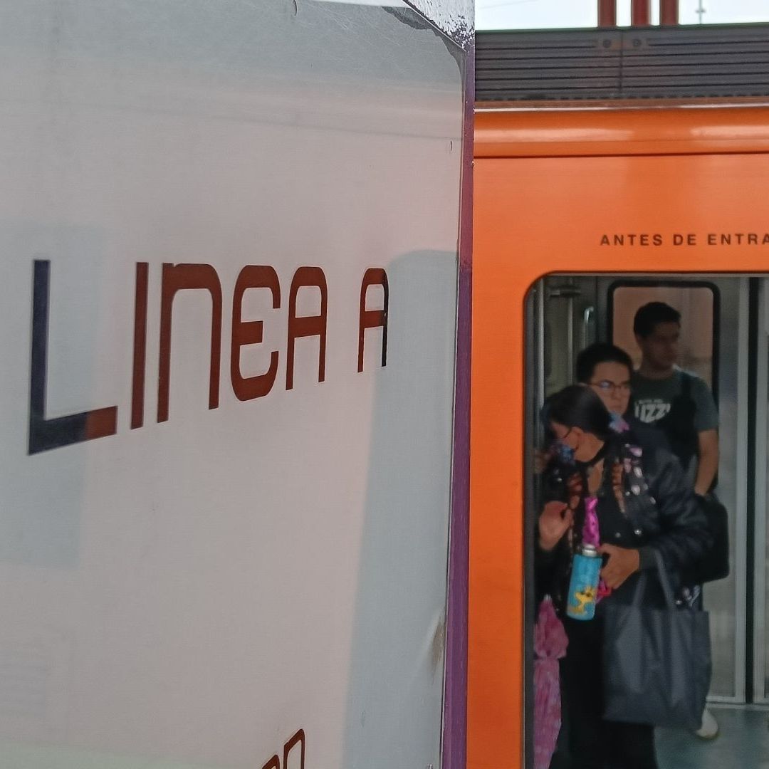 letrero de la Línea A del Metro CDMX