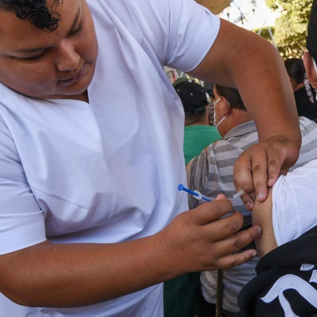 Vacunación de Covid e Influenza Comenzará a Mediados de Octubre