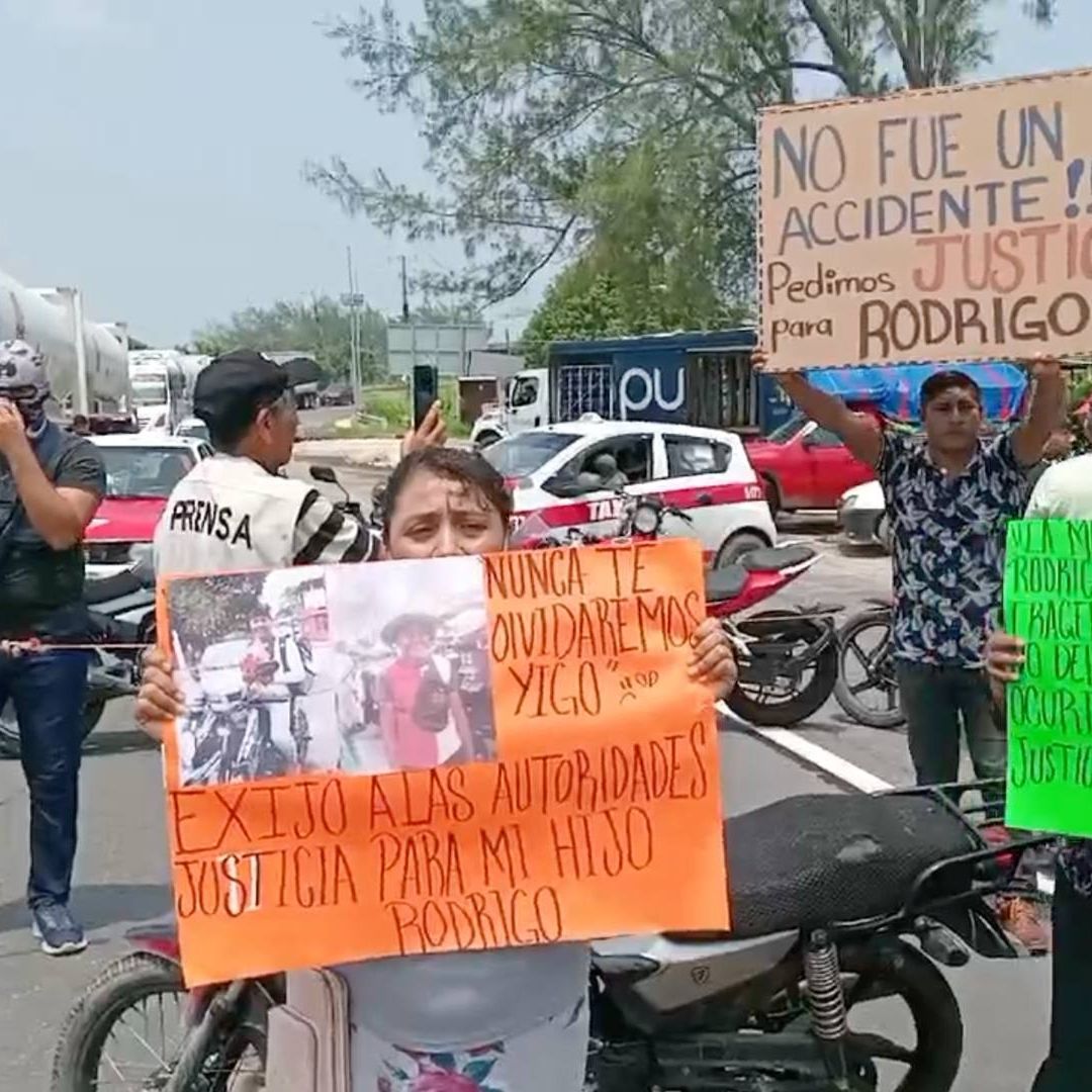 Se manifiestan por Yigo en el puente Coatzacoalcos Uno