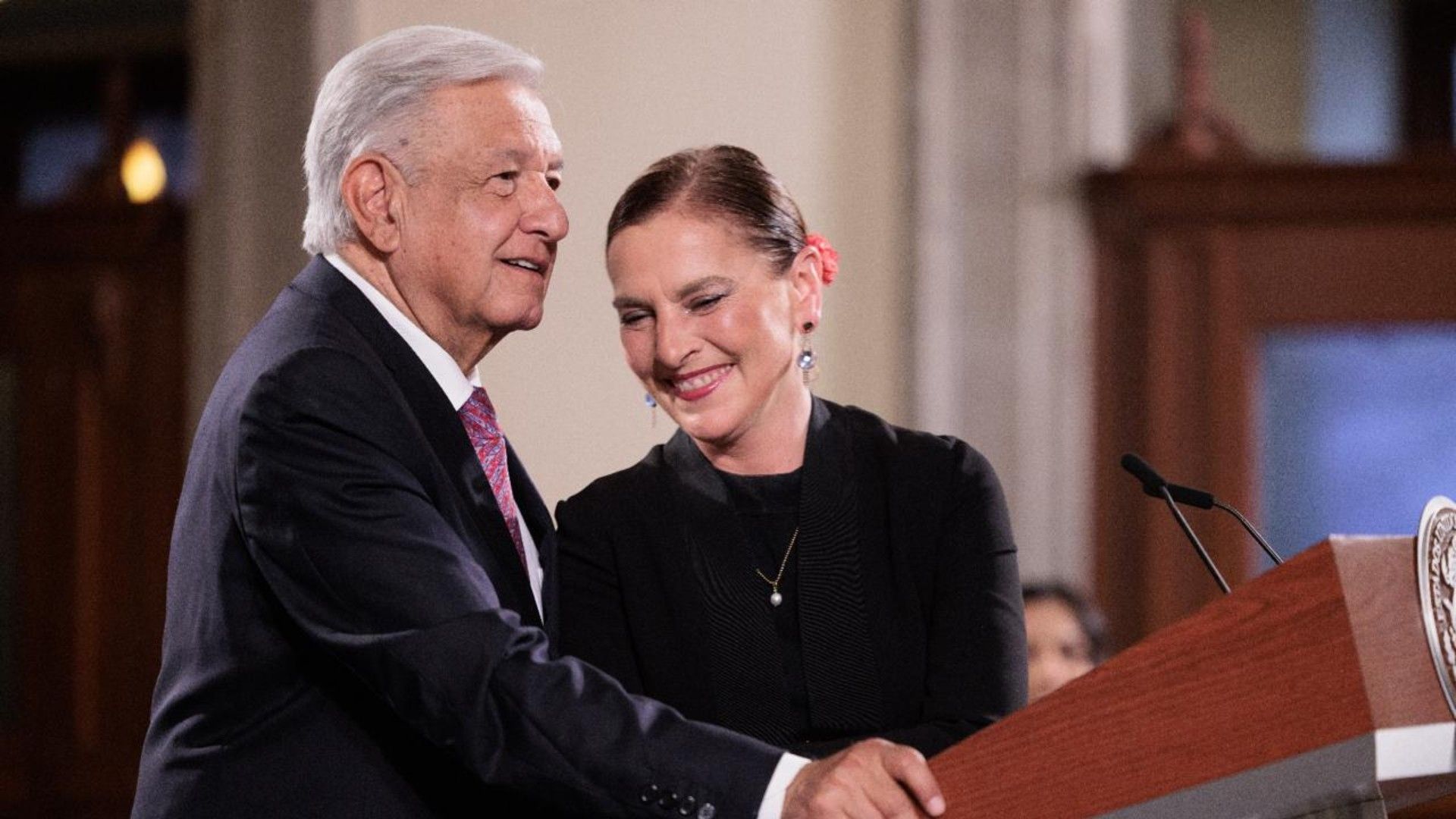 Andrés Manuel López Obrador (AMLO) y su esposa Beatriz Gutiérrez Mueller