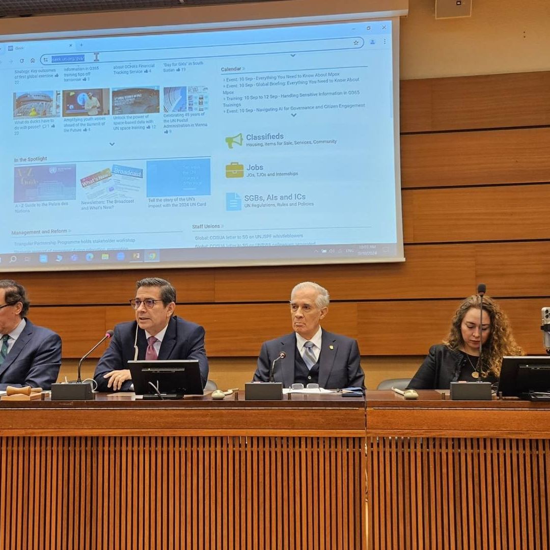 Miembros de la Jufed, en Ginebra, durante sesión del Consejo de Derechos Humanos de la ONU