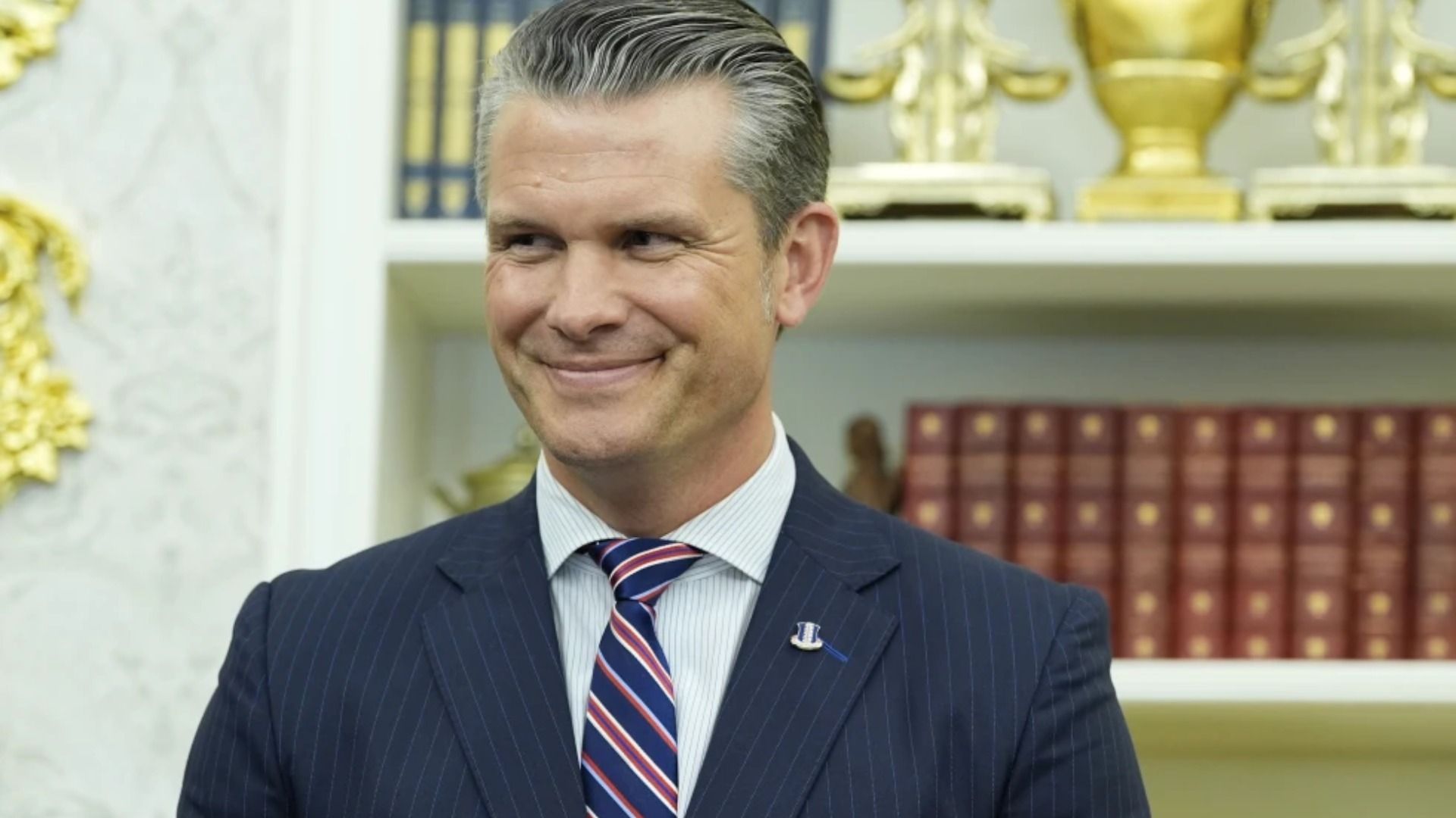 "Cambio de Régimen en Venezuela, Decisión de Trump, pero Ejército Está Listo": Pete Hegseth