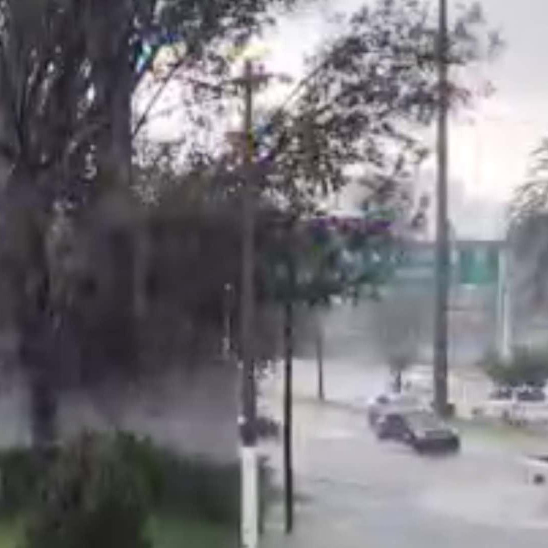 Lluvia genera encharcamientos en el sur de la ciudad