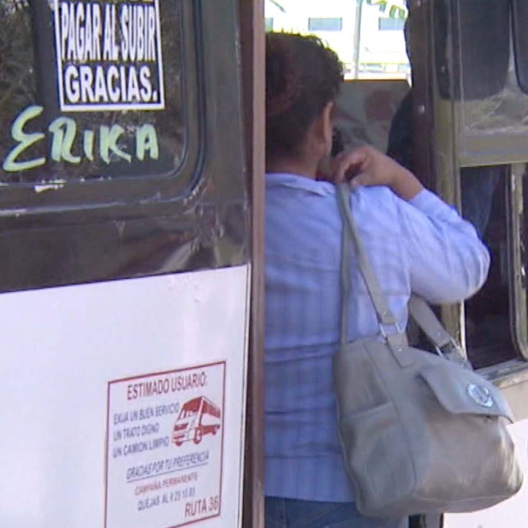 Alumno de Secundaria Cae de Transporte Público en Movimiento en Reynosa, Tamaulipas