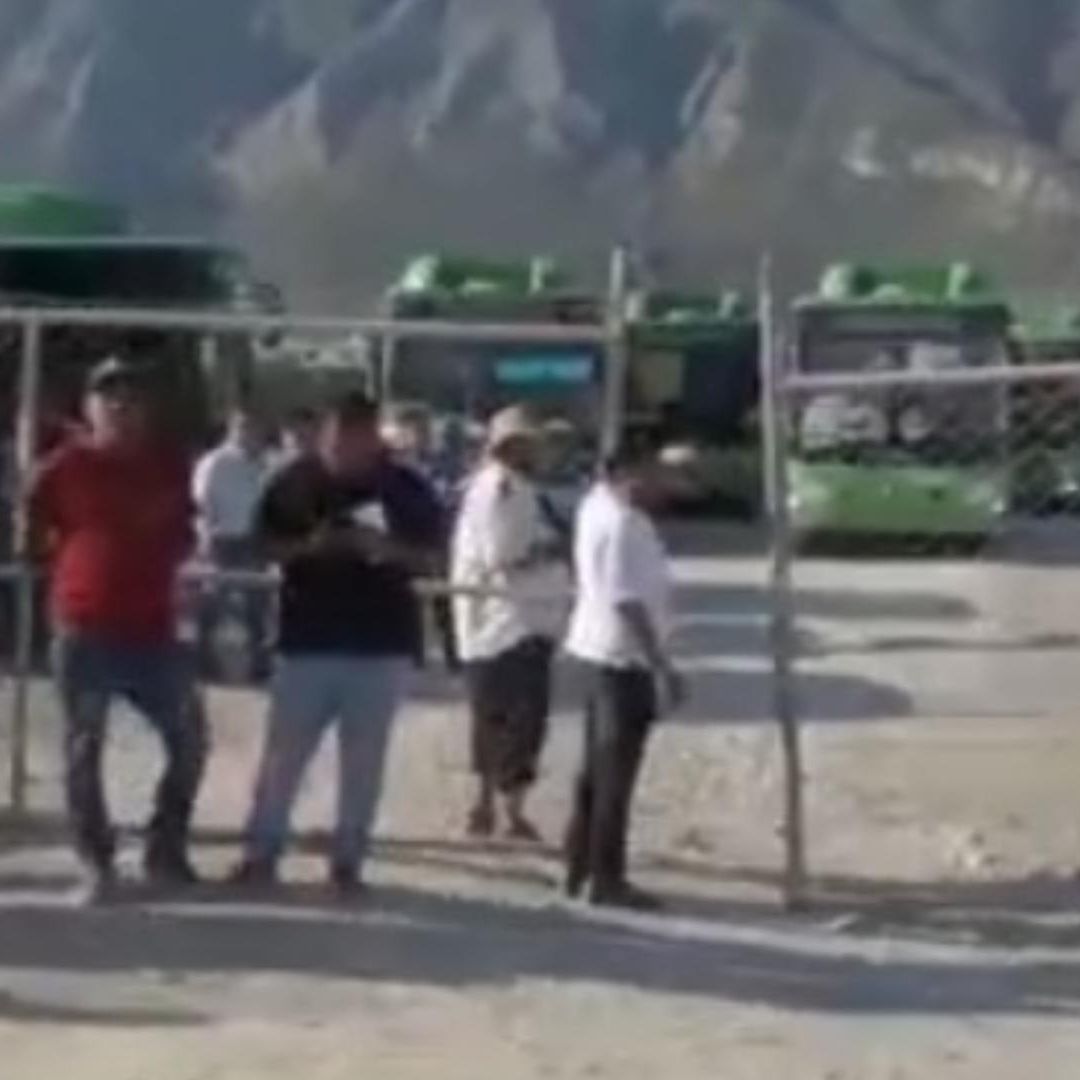 Operadores de la Ruta 107 Realizan Paro y Protesta en García por Abusos Laborales