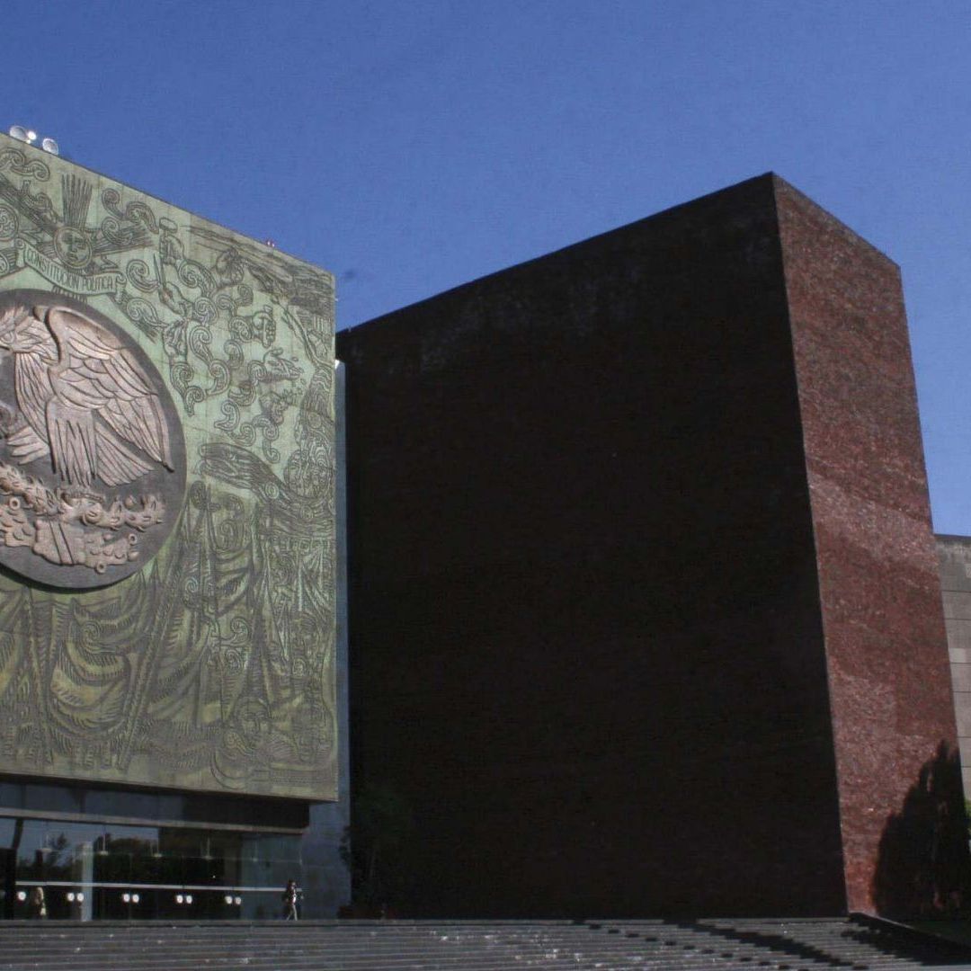 Fachada de la Cámara de Diputados en México
