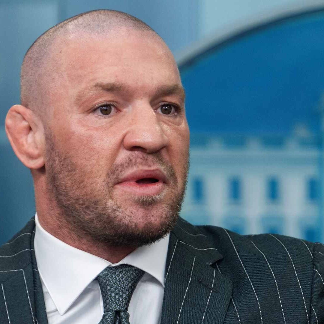 Conor McGregor en la sala de prensa de la Casa Blanca