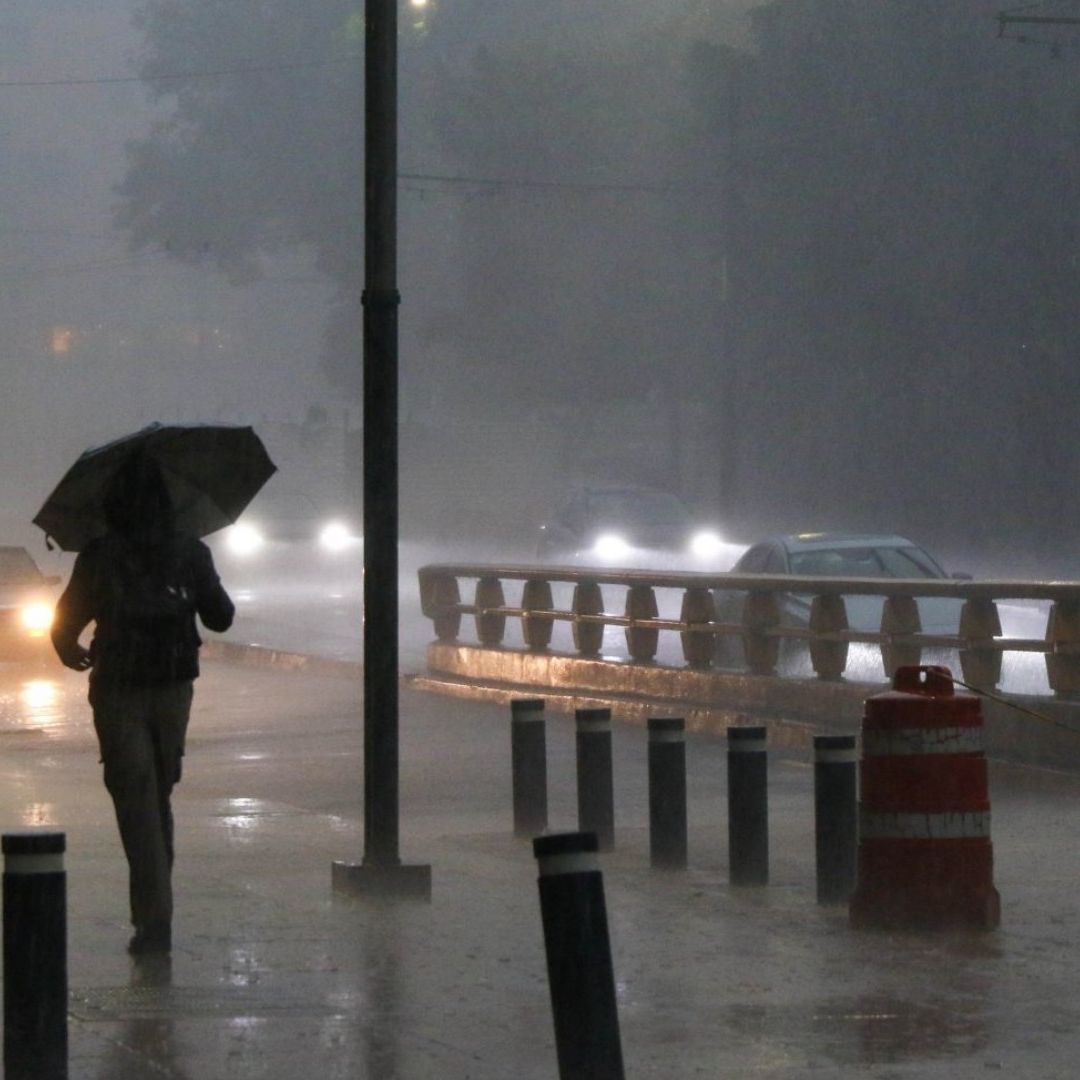 Las 16 alcaldías de la Ciudad de México (CDMX) se encuentran en alerta debido a las lluvias fuertes que se registran