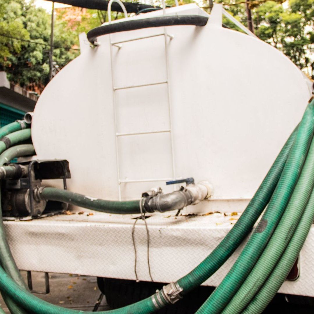 Pipa de agua potable en CDMX