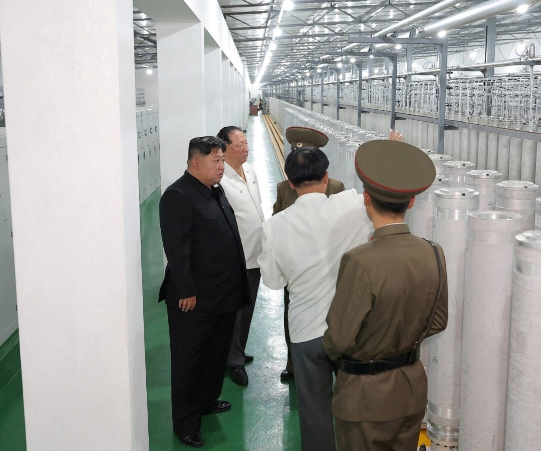 Kim Jong Un Pide Incrementar Armamento Nuclear de Corea del Norte en Visita a Planta de Uranio