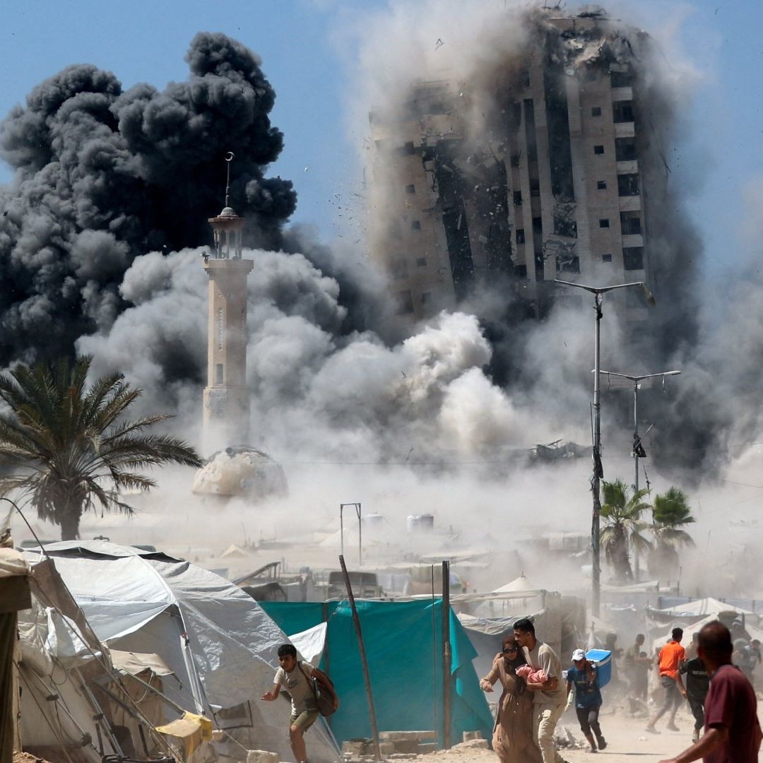 Edificio colapsa por ataque de Israel