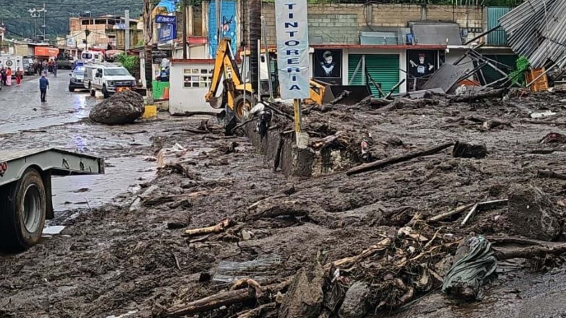 Emergencia en Jilotzingo, Edomex, por deslave de cerro