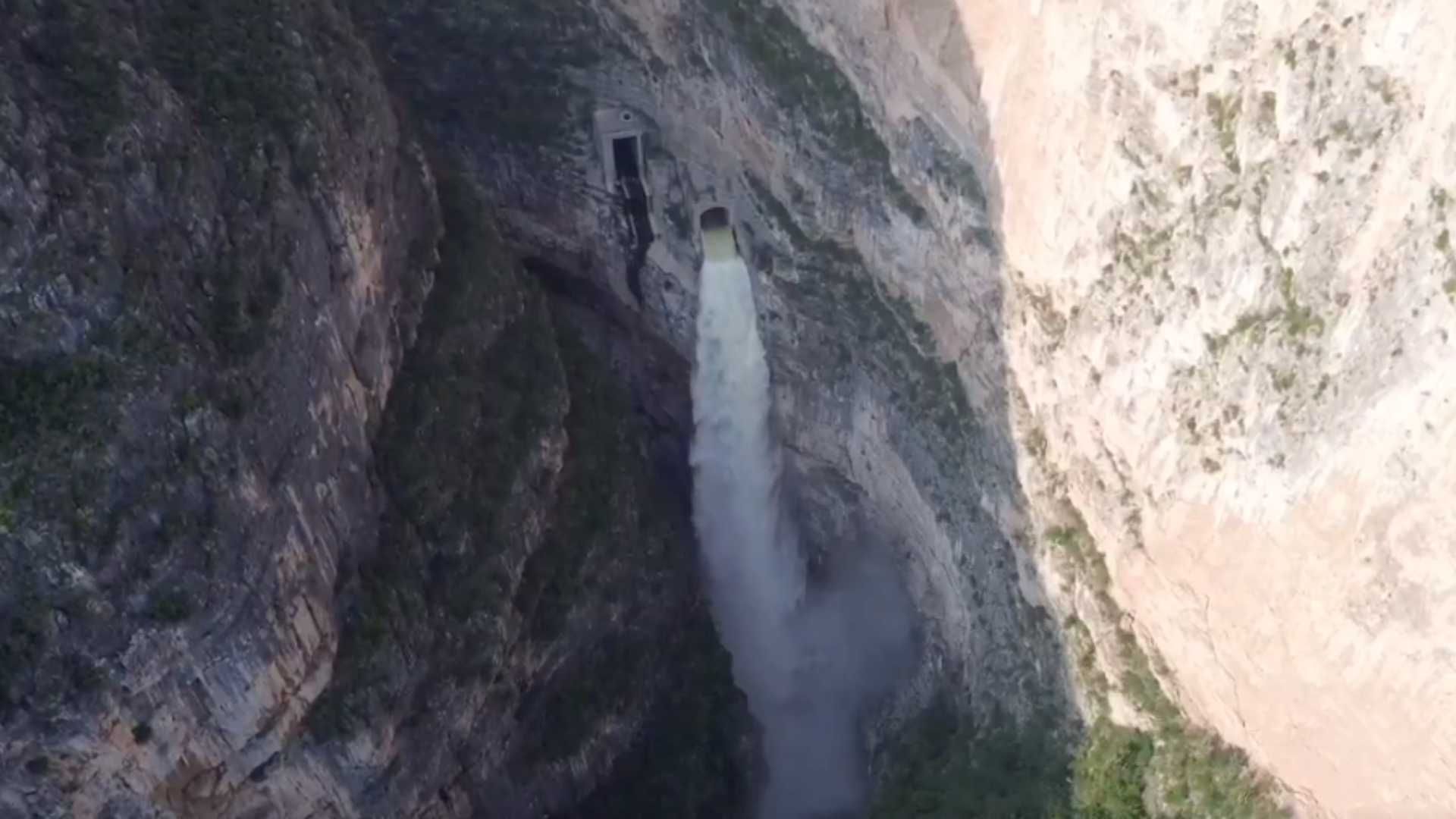 Desfogan Presa Zimapán en Querétaro