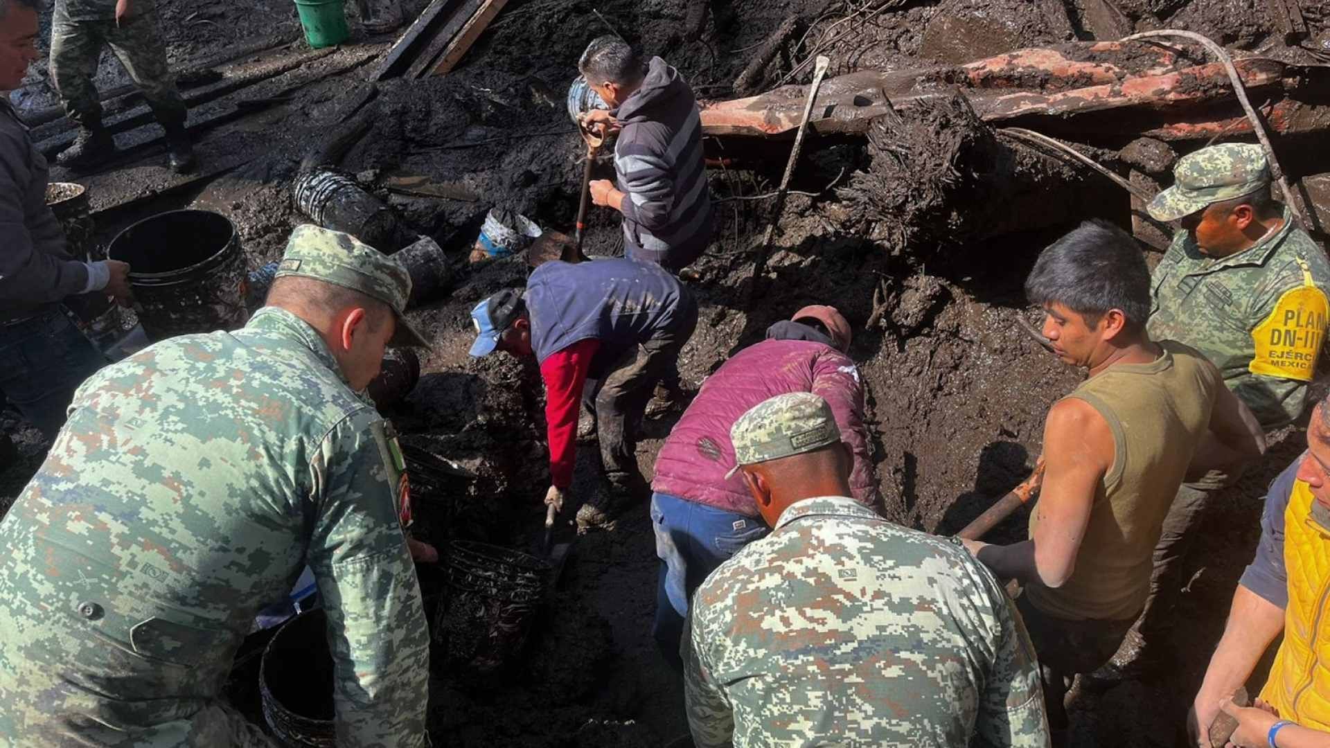 Reanudan Labores de Búsqueda y Rescate por Deslave en Jilotzingo, Edomex