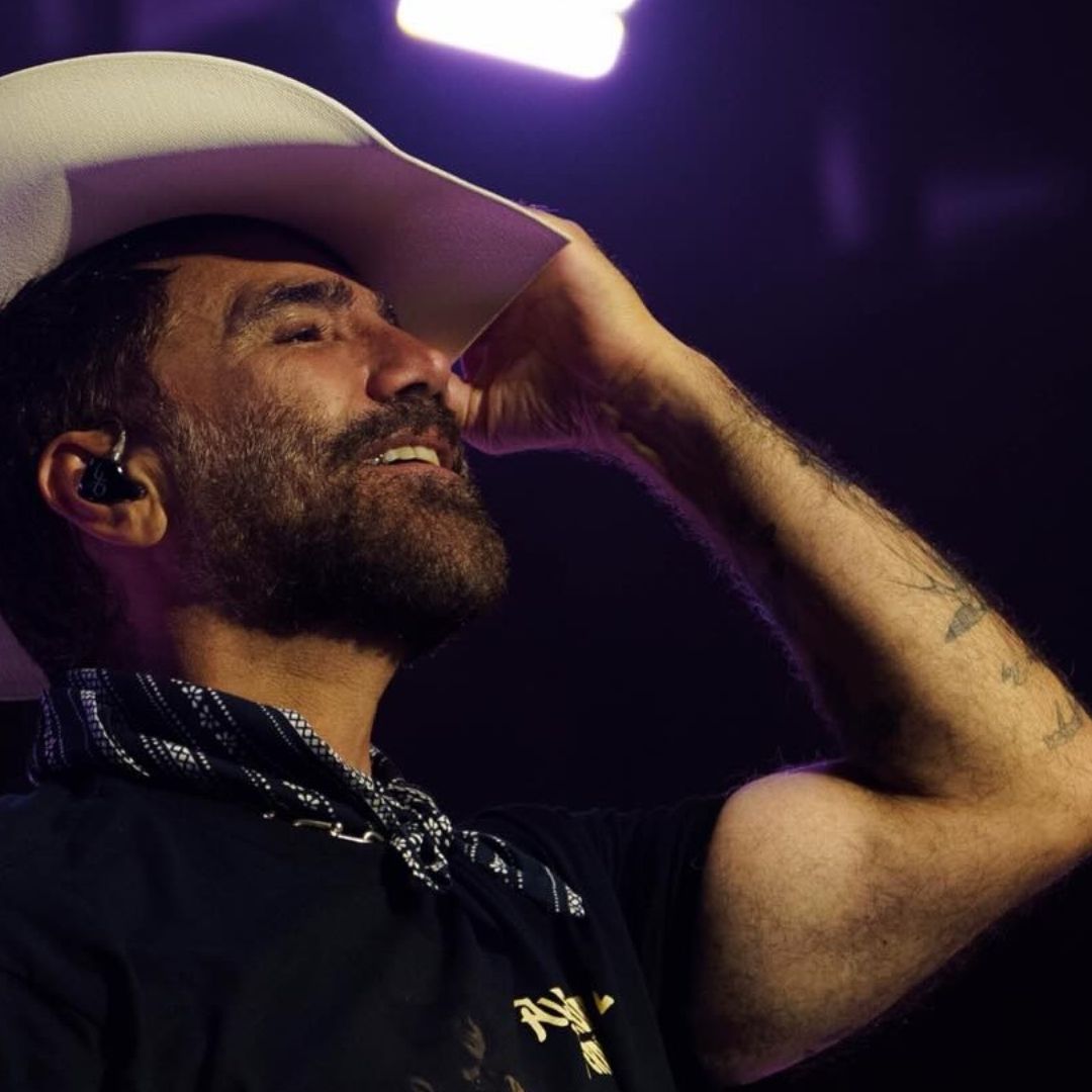 Alejandro Fernández Pospone Conciertos por Enfermedad: ¿Qué le Pasó al 'Potrillo'?
