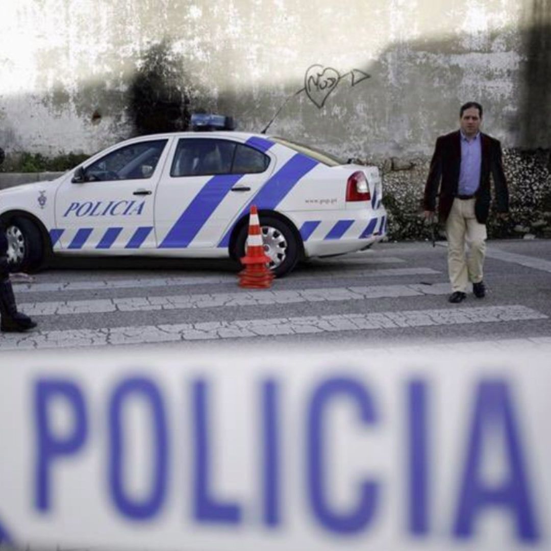 Autoridades resguardan escuela donde un niño apuñaló a sus compañeros