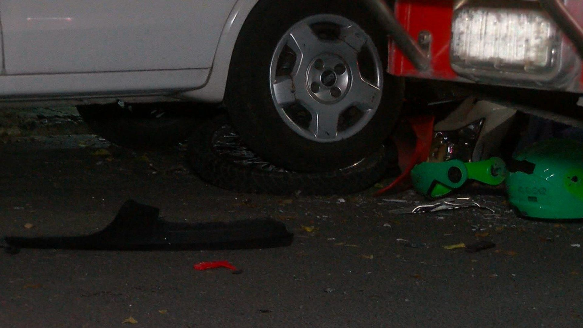 Conductora atropella a motociclista hasta dejarlo sin vida en Zapopan.