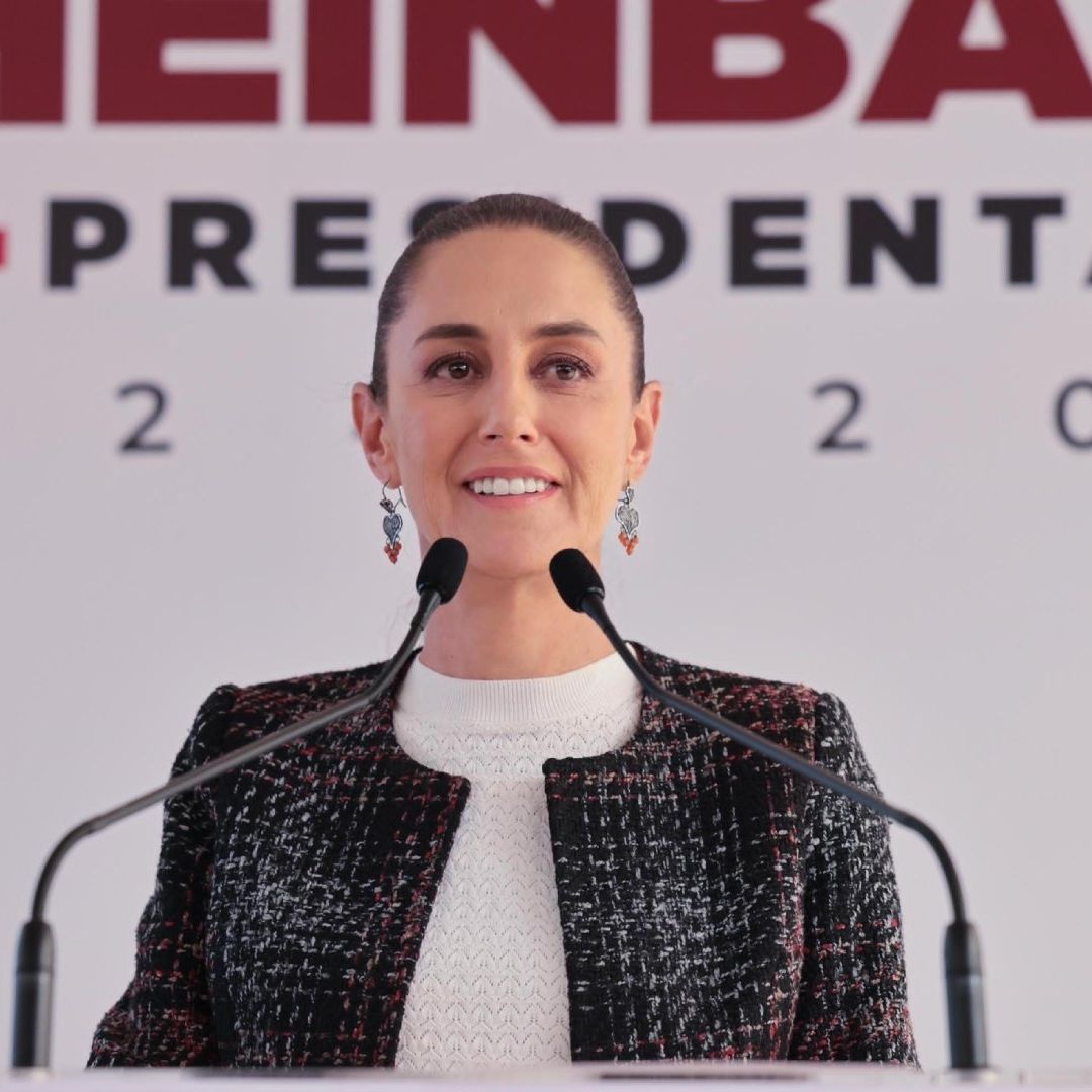 Claudia Sheinbaum durante su conferencia diaria en su casa de transición