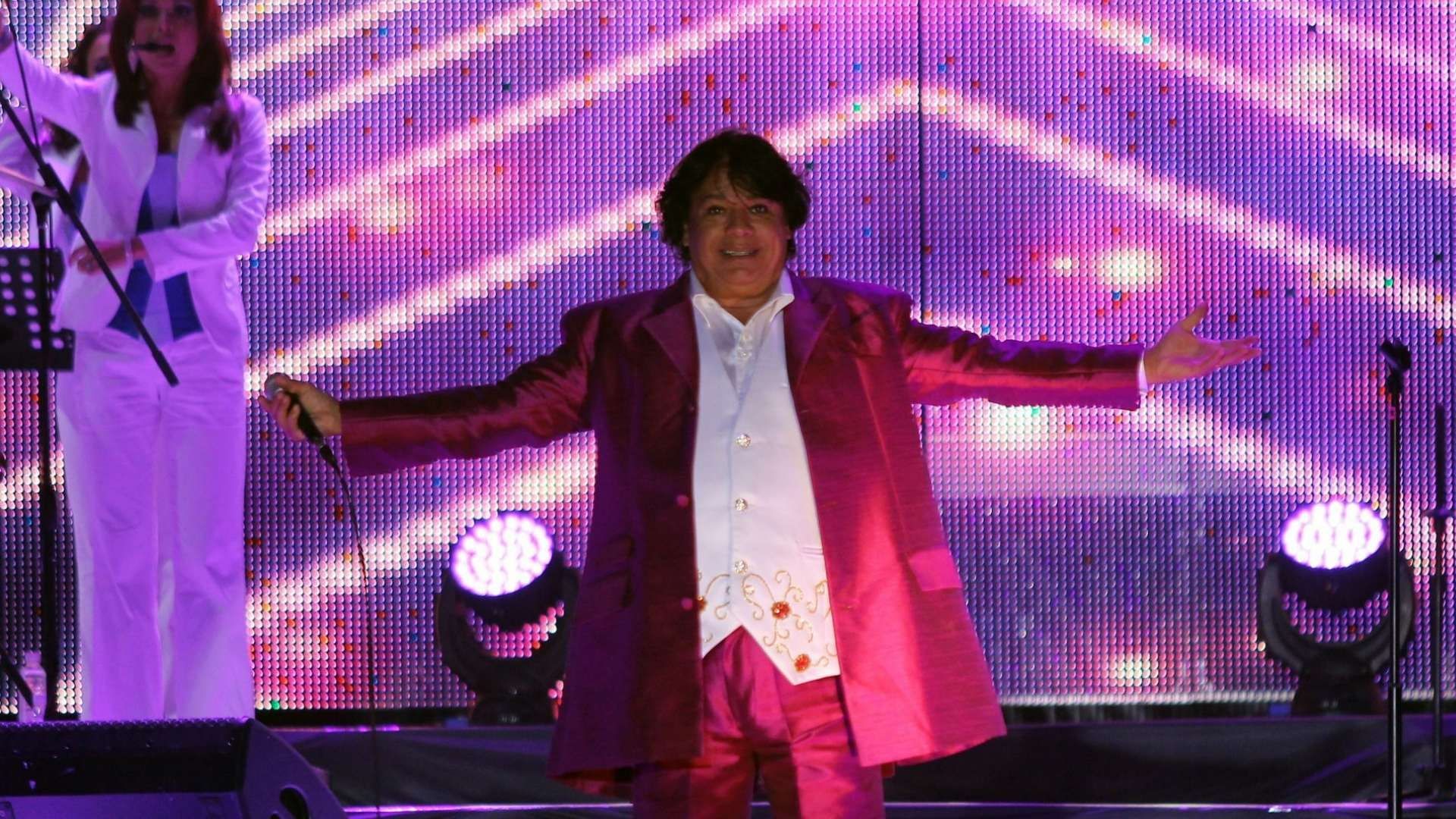 Cuándo es la proyección del concierto del Juan Gabriel 'Mis 40 en Bellas Artes' en el Zócalo CDMX