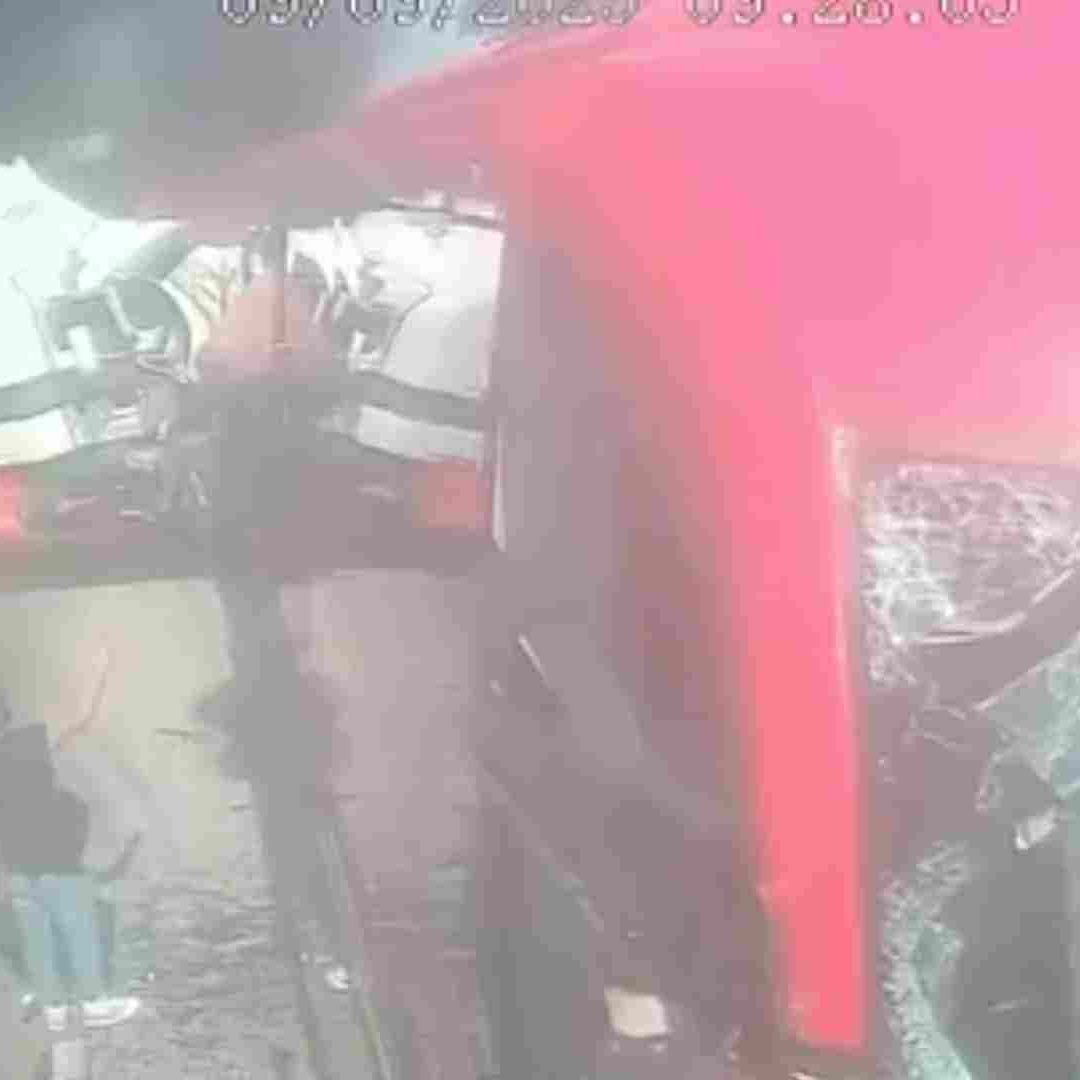 Video Accidente Autobús Tráiler Incendiado Autopista Córdoba Veracruz Pasajeros Salen por Ventana