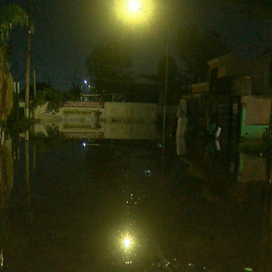 Inundaciones en el fraccionamiento Villa Fontana dejaron afectaciones en casas.