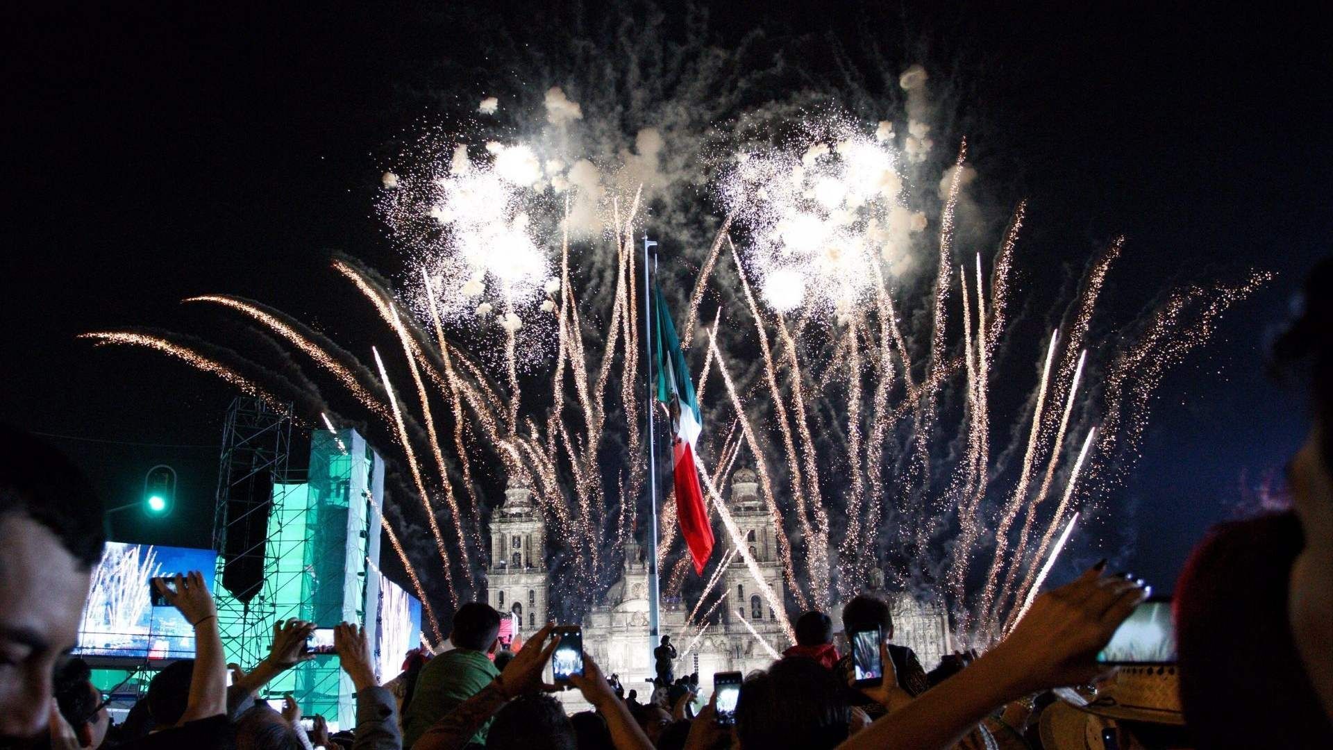 Show de pirotecnia en el Zócalo CDMX por el Grito de Independencia