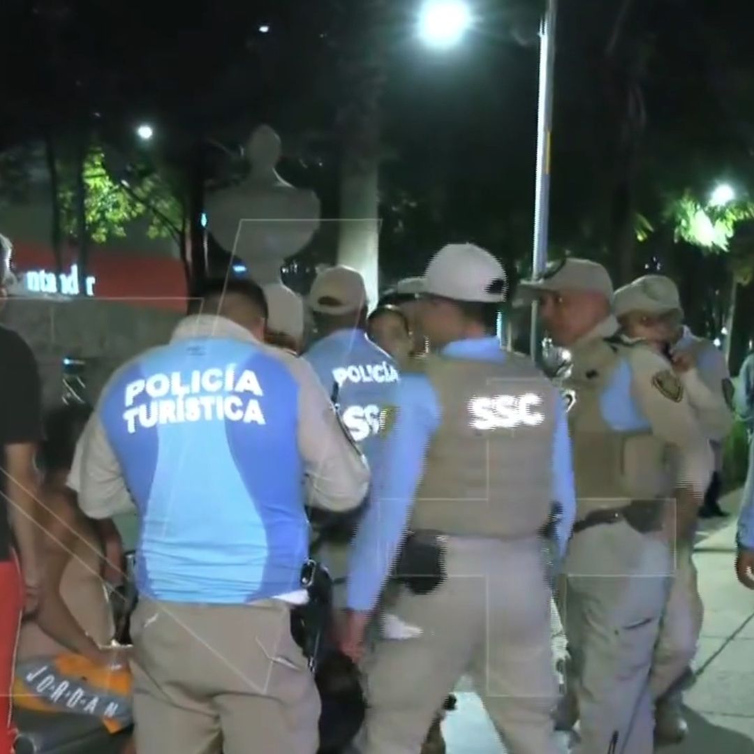 Así dio a luz una mujer en una banca de Paseo de la Reforma, una ambulancia le negó el servicio por vivir en la calle