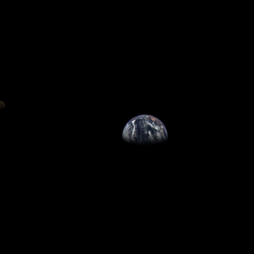 Revelaron una fotografía de la Tierra y la Luna tomada por la cámara JANUS a bordo de la misión Jupiter Icy Moons Explorer
