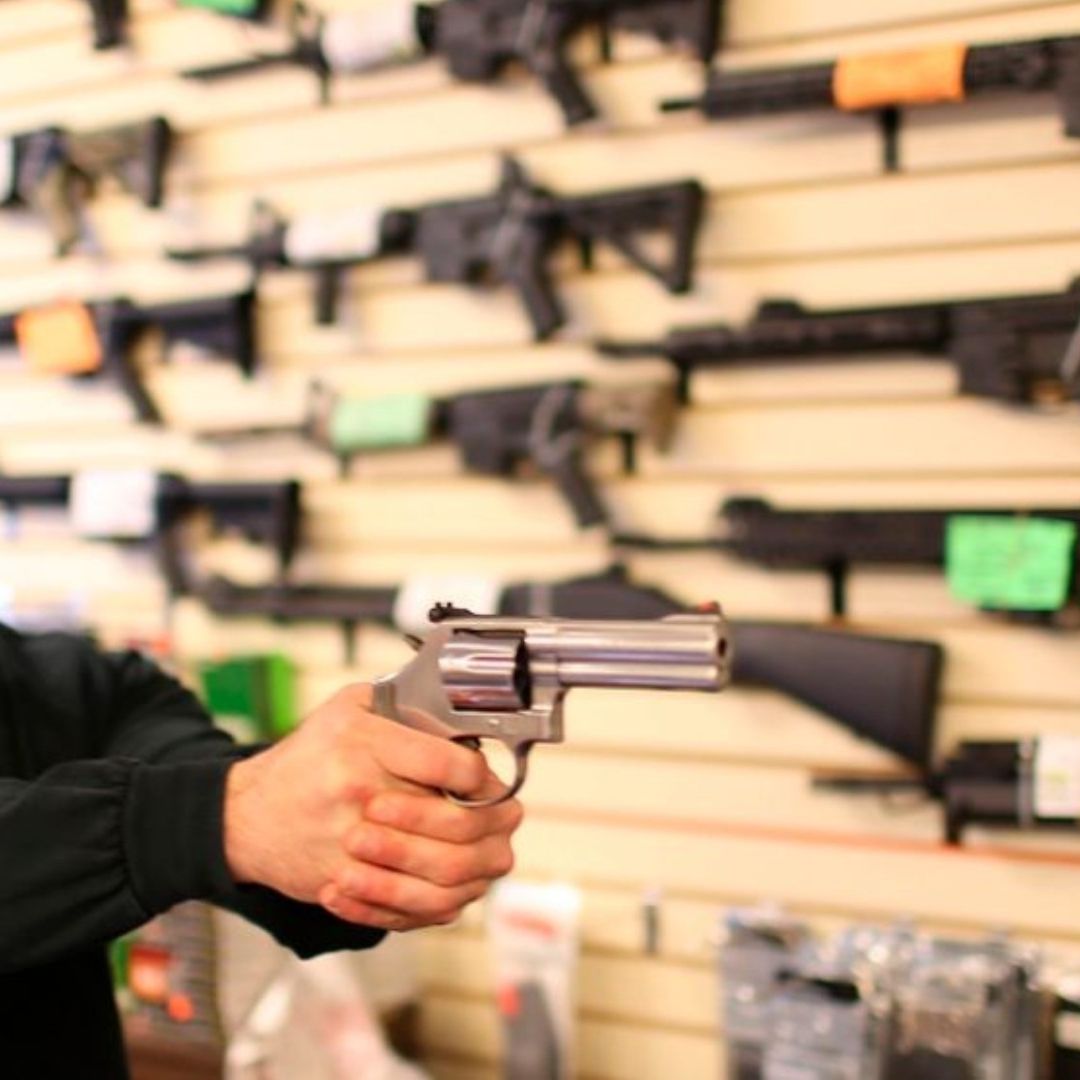 Corte de Apelaciones de Florida Declara Inconstitucional Prohibición de Portar Armas en Público