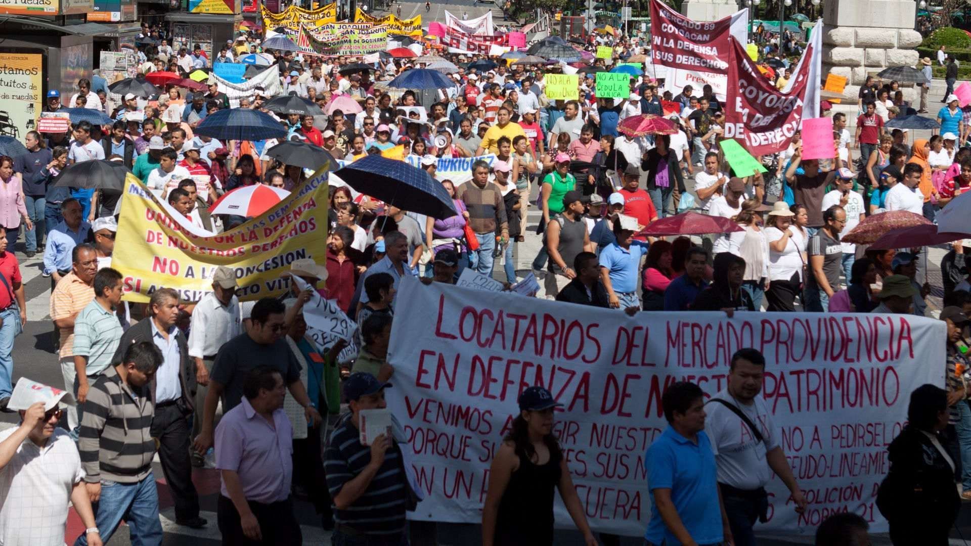 Marcha de comerciantes de mercados, en CDMX