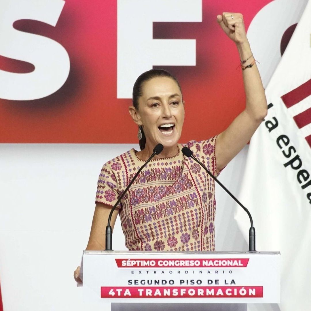 Sheinbaum pide licencia en Morena