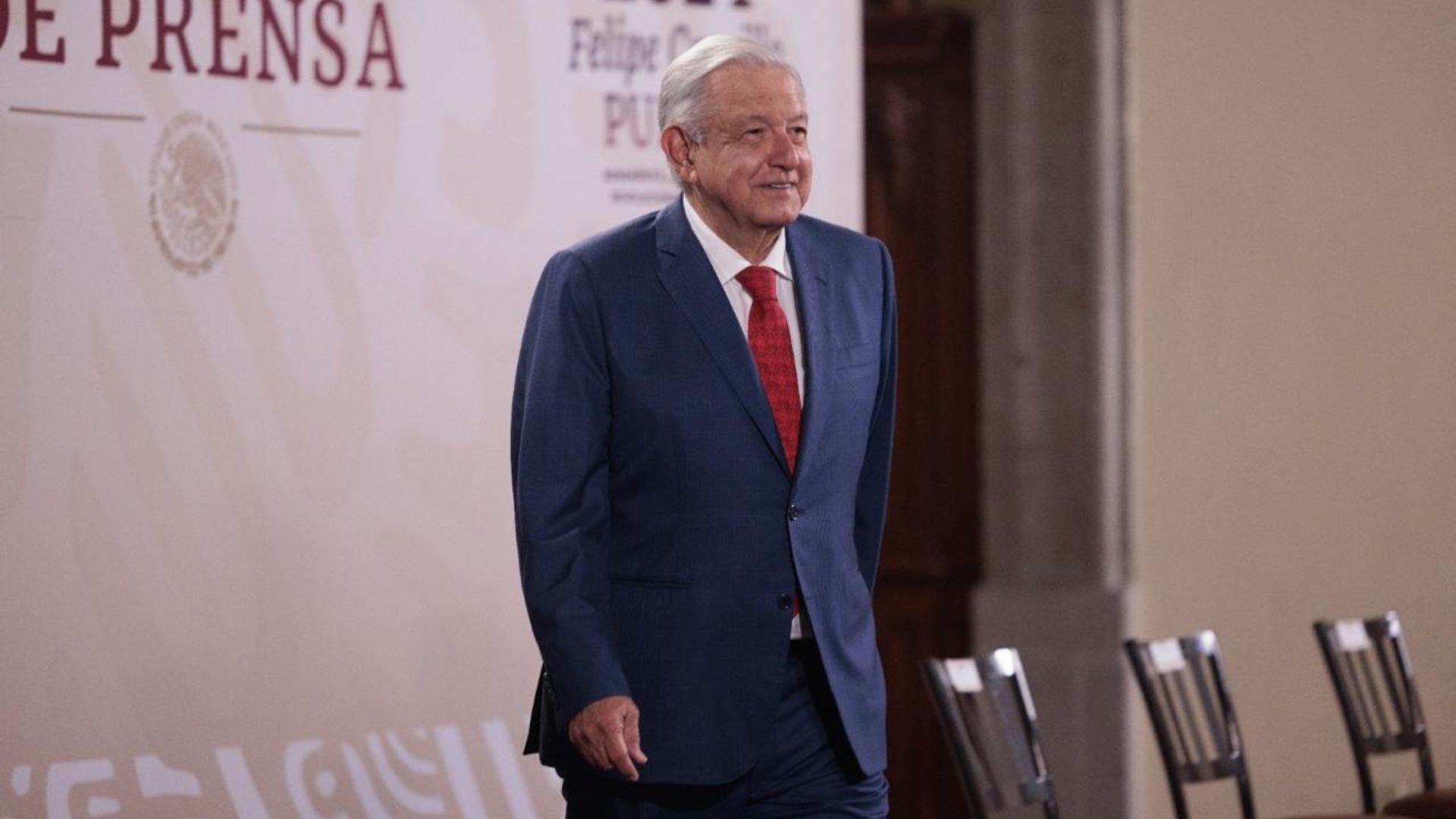 AMLO Descarta Consecuencia a quien le Lanzó Botella: ‘Entiendo que Están Enojados’