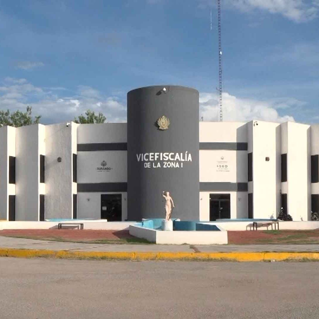 Joven de 19 Años Muere al Volcar en Carretera de Durango