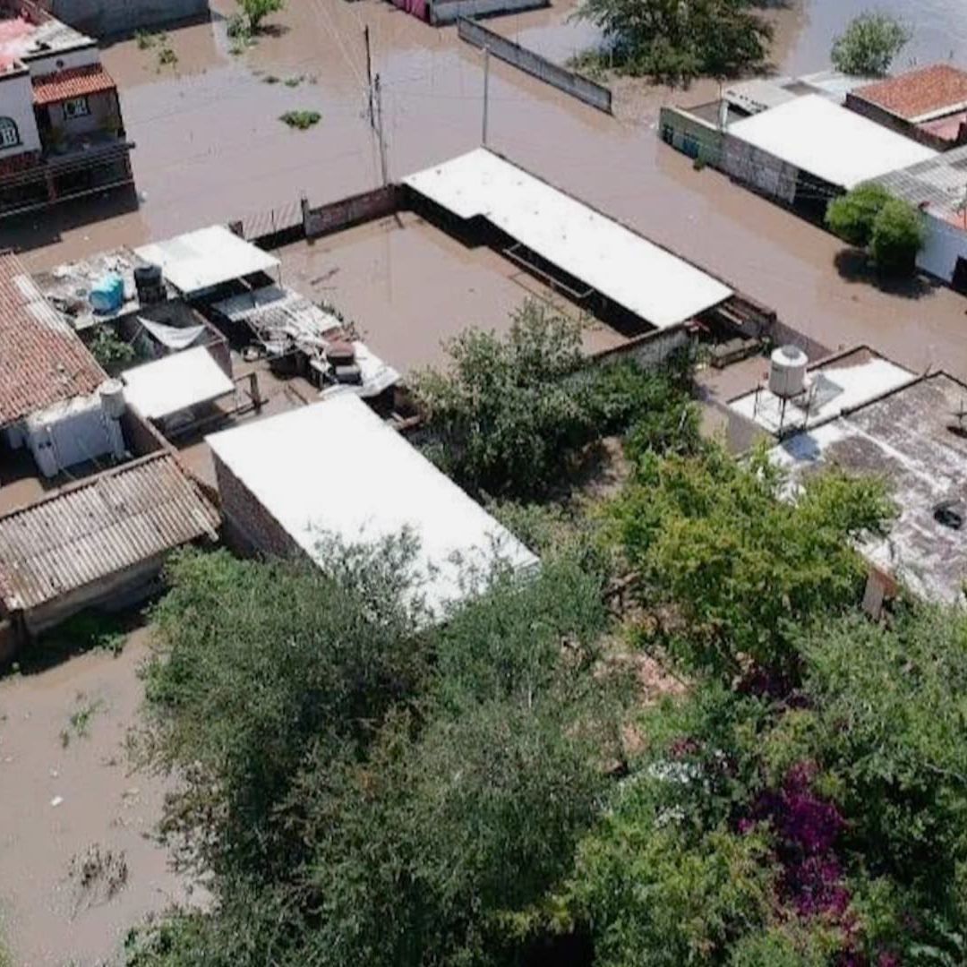 Desbordamiento de Río Lerma Deja Dos Comunidades Inundadas en Ayotlán