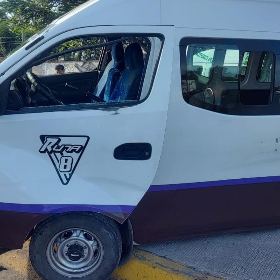 Ataque a Combi Deja a 3 Pasajeros Heridos y el Chofer Muerto