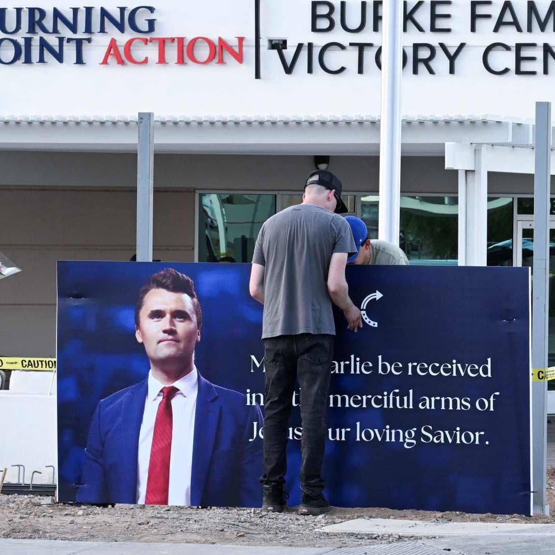 Rinde homenaje a Charlie Kirk