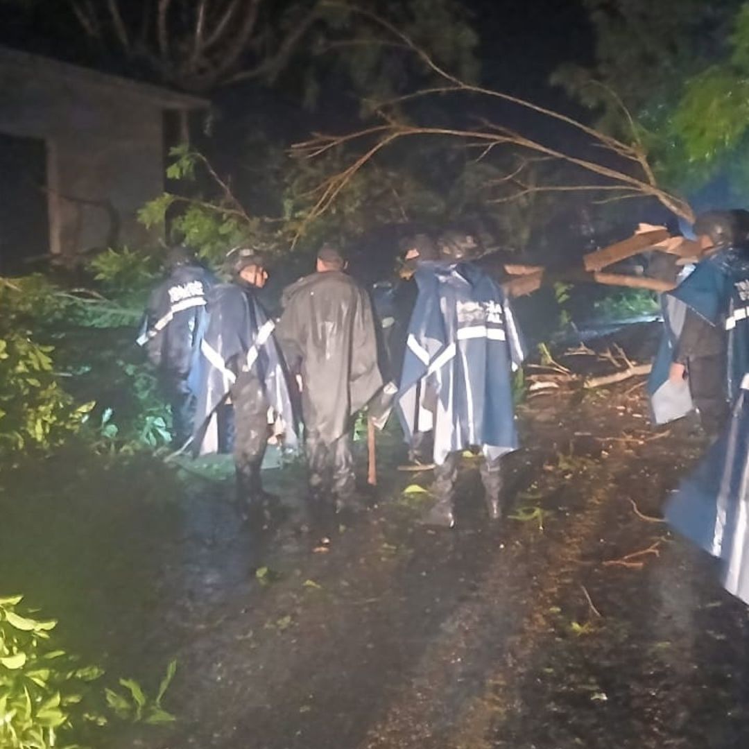 John se Degrada a Tormenta Tropical y Deja Afectaciones a su Paso por México