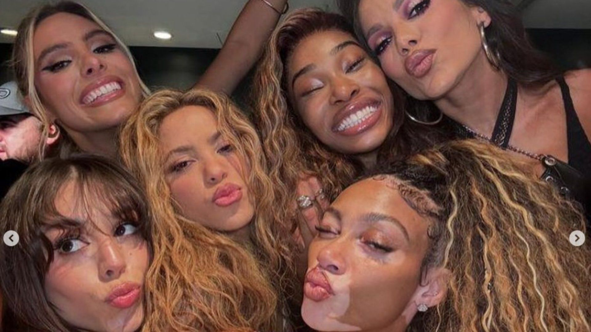 Shakira hizo el anuncio de su nueva canción en redes sociales, donde publicó fotos al lado de Anitta, Natti Natasha, Danna Paola, Lele Pons y las modelos Shannon y Winnie Harlow. Foto Shakira