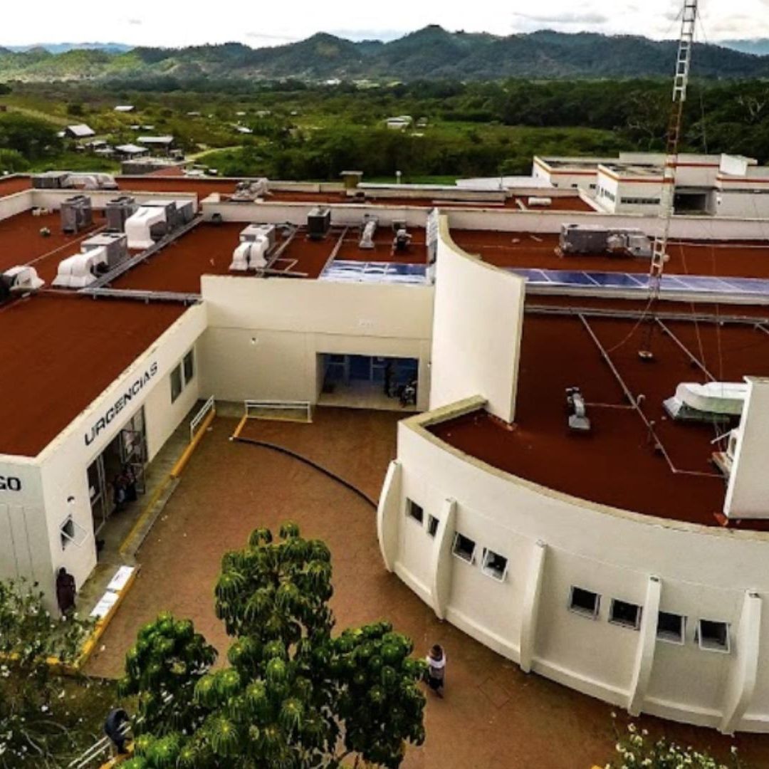 Hospital Niega Atención a Embarazada y Da a Luz en el Patio de la Clínica en Chiapas