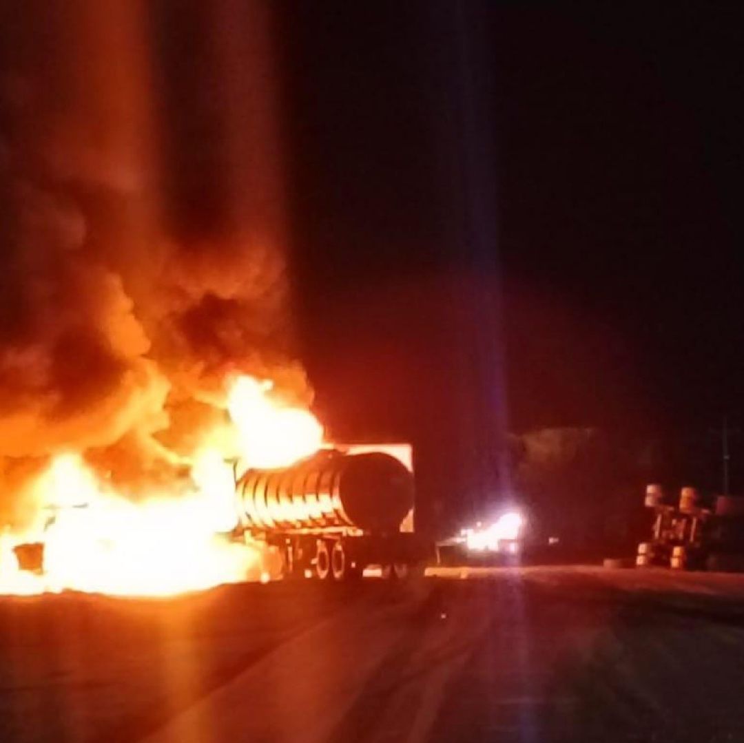 Reportan Incendio de Pipa por Volcadura en Tamaulipas